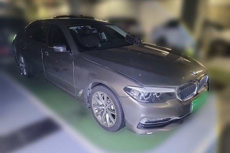 Used BMW 5 Series New Energy 2018 530Le Luxury Package Front Right 45 Deg
