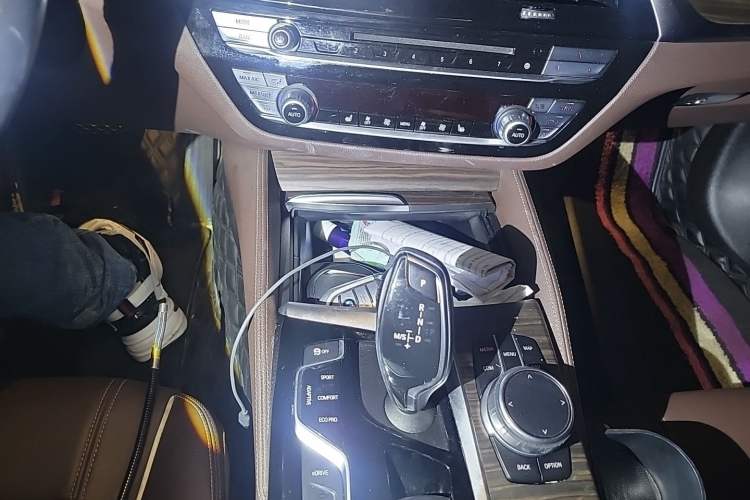 Used BMW 5 Series New Energy 2018 530Le Luxury Package Gear Lever