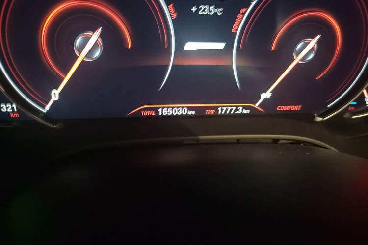 Used BMW 5 Series New Energy 2018 530Le Luxury Package Odometer Close Up