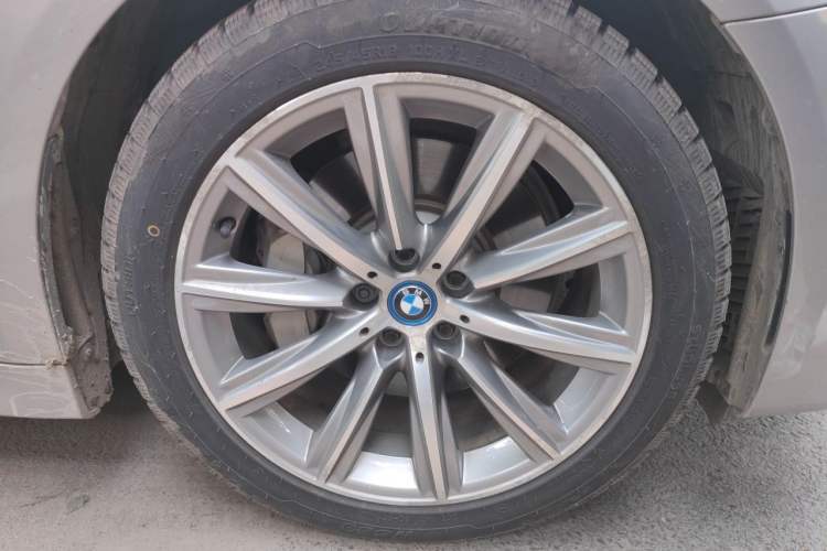 Used BMW 5 Series New Energy 2018 530Le Luxury Package Right Front Wheel Hub