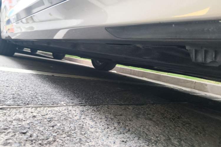 Used BMW 5 Series New Energy 2018 530Le Luxury Package Chassis Front Right