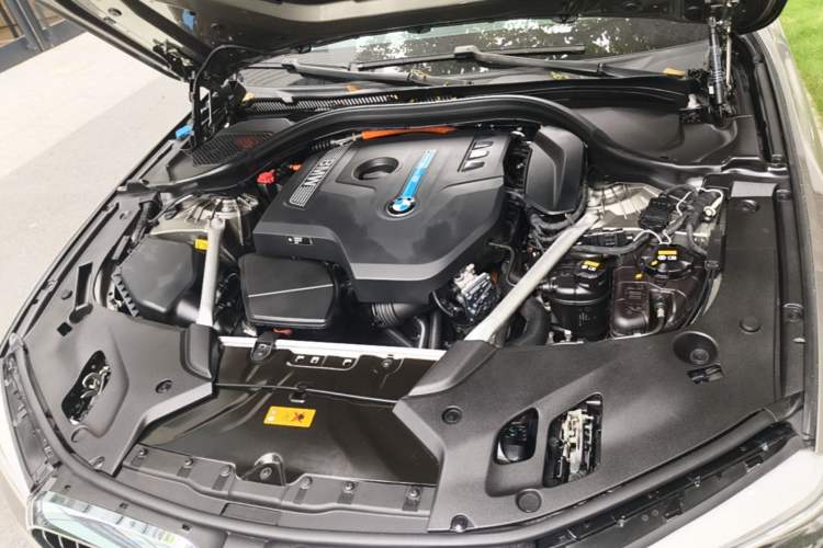 Used BMW 5 Series New Energy 2018 530Le Luxury Package Engine Bay