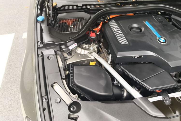 Used BMW 5 Series New Energy 2018 530Le Luxury Package Engine Bay Right