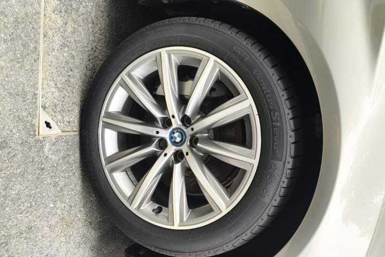 Used BMW 5 Series New Energy 2018 530Le Luxury Package Right Front Wheel Hub