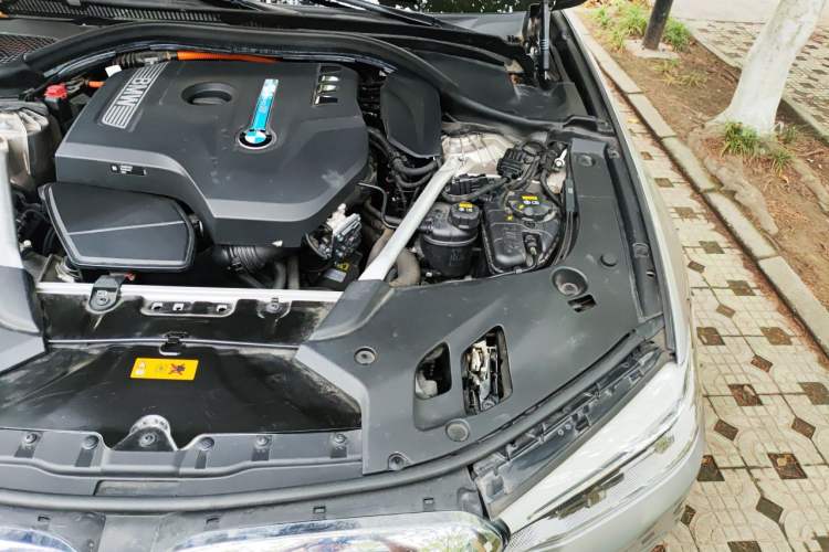 Used BMW 5 Series New Energy 2018 530Le Luxury Package Engine Bay Left
