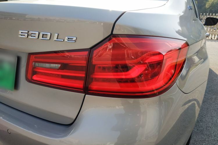 Used BMW 5 Series New Energy 2018 530Le Luxury Package Exterior 10