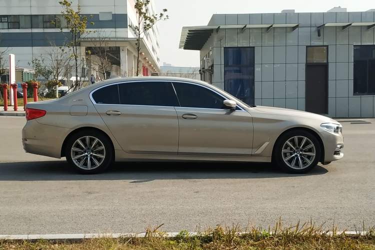 Used BMW 5 Series New Energy 2018 530Le Luxury Package Exterior 9