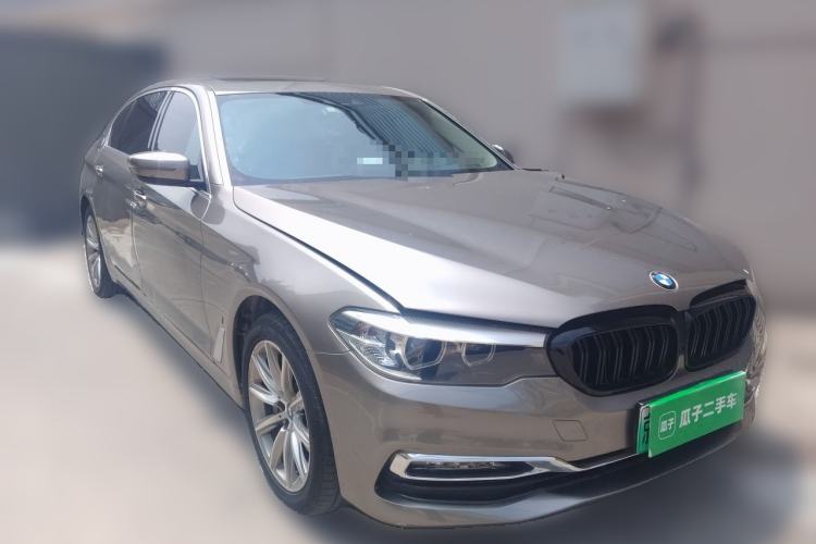 Used BMW 5 Series New Energy 2018 530Le Luxury Package Front Right 45 Deg