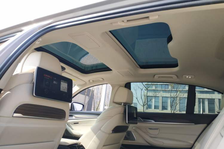 Used BMW 5 Series New Energy 2018 530Le Luxury Package Headliner