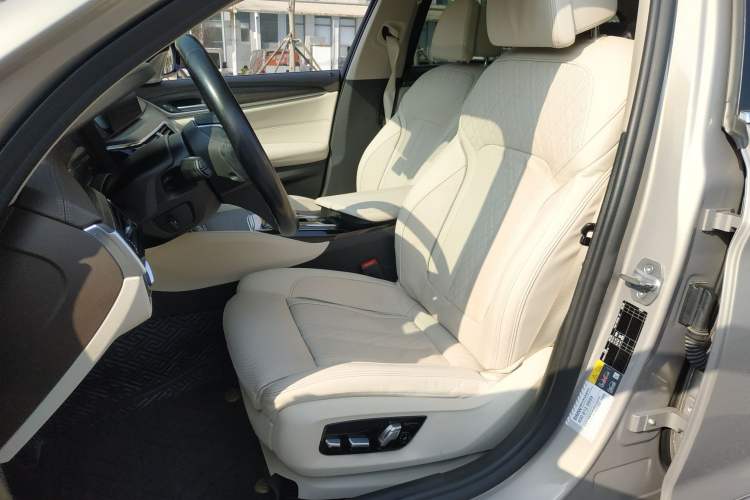Used BMW 5 Series New Energy 2018 530Le Luxury Package Left Front Seat