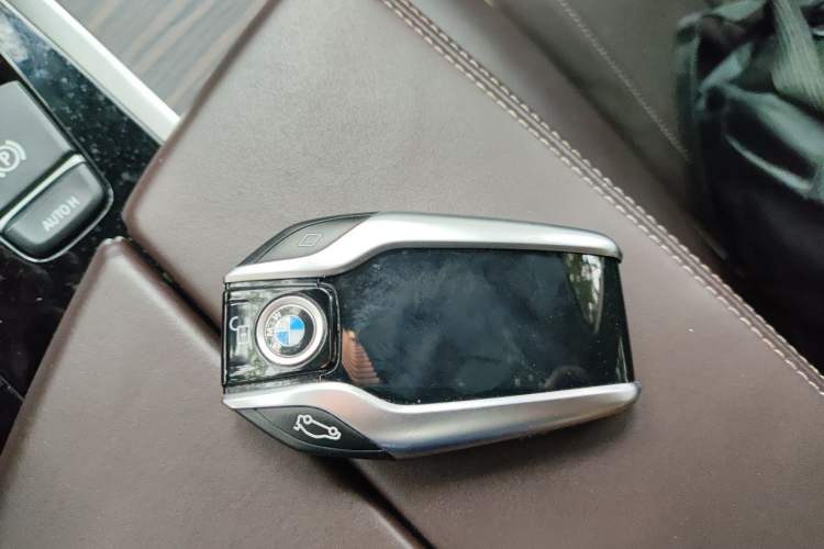 Used BMW 5 Series New Energy 2018 530Le Luxury Package Vehicle Key