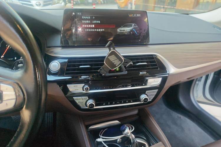 Used BMW 5 Series New Energy 2018 530Le Luxury Package Audio And AC Panel