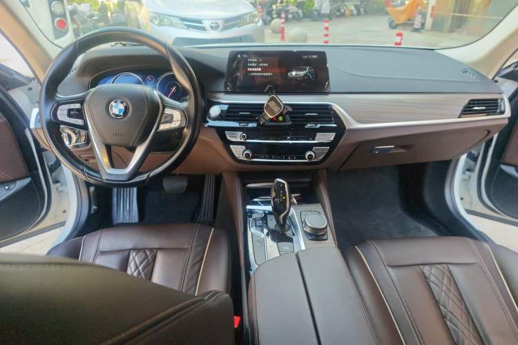 Used BMW 5 Series New Energy 2018 530Le Luxury Package Center Console