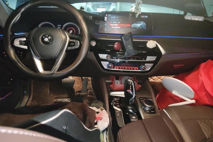 Used BMW 5 Series New Energy 2018 530Le Luxury Package Center Console