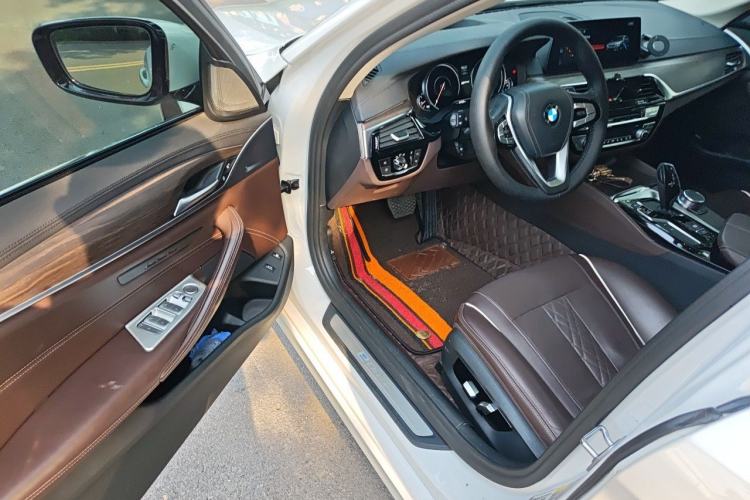 Used BMW 5 Series New Energy 2018 530Le Luxury Package Driver Seat