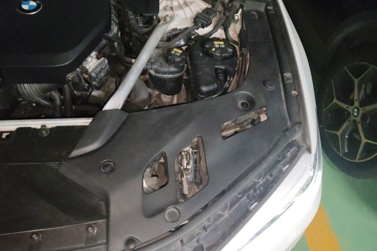 Used BMW 5 Series New Energy 2018 530Le Luxury Package Engine Bay Left