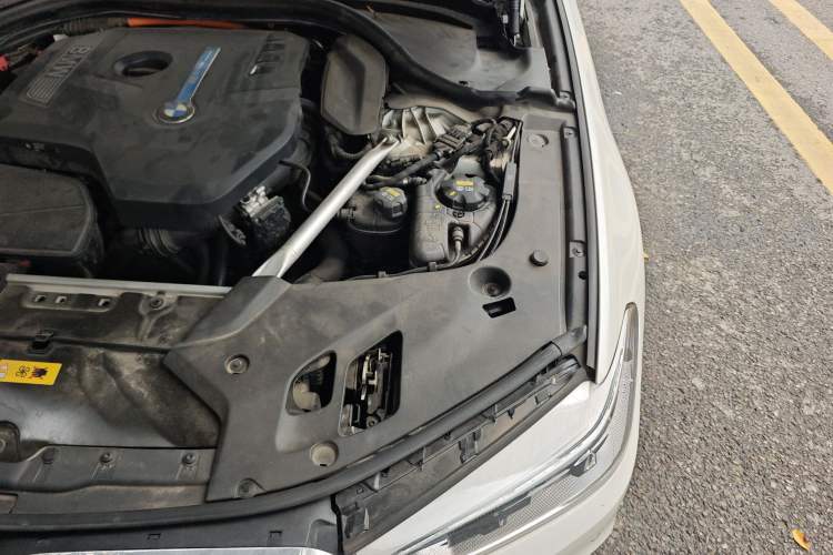 Used BMW 5 Series New Energy 2018 530Le Luxury Package Engine Bay Left