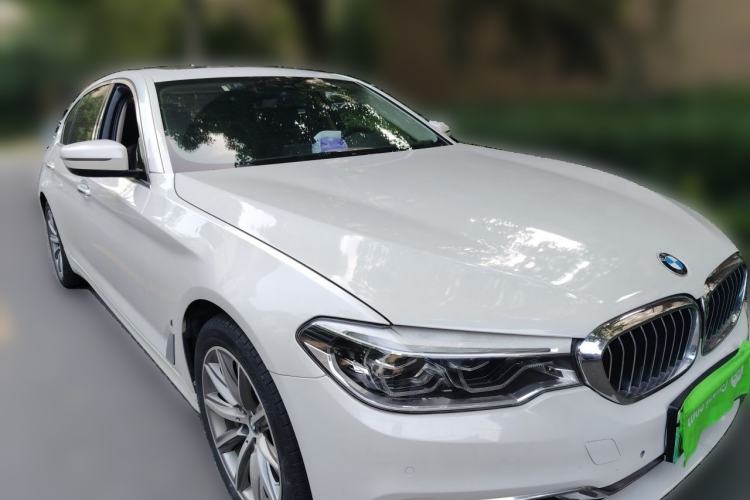 Used BMW 5 Series New Energy 2018 530Le Luxury Package Front Right 45 Deg