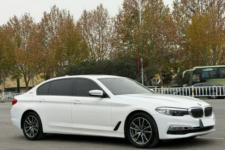 Used BMW 5 Series New Energy 2018 530Le Luxury Package Front Right 45 Deg