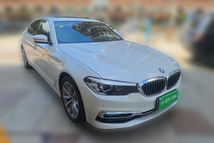 Used BMW 5 Series New Energy 2018 530Le Luxury Package Front Right 45 Deg