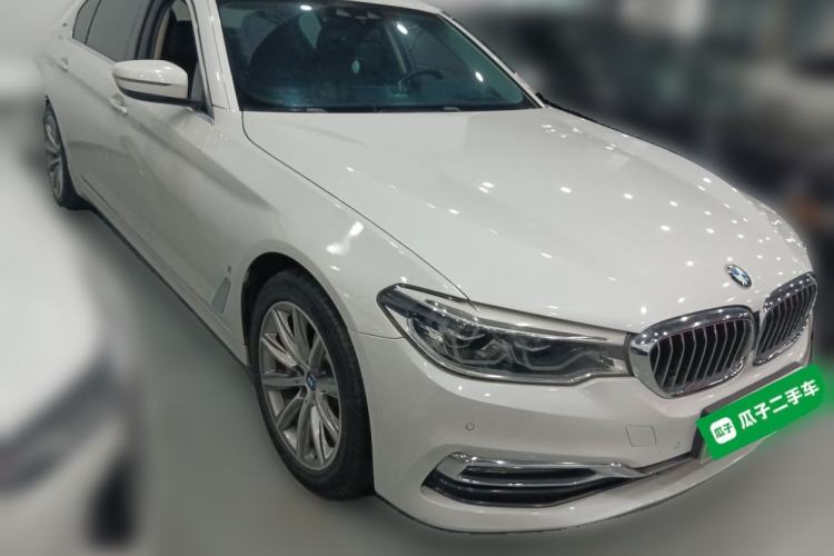 Used BMW 5 Series New Energy 2018 530Le Luxury Package Front Right 45 Deg