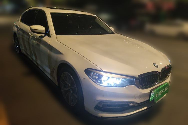 Used BMW 5 Series New Energy 2018 530Le Luxury Package Front Right 45 Deg