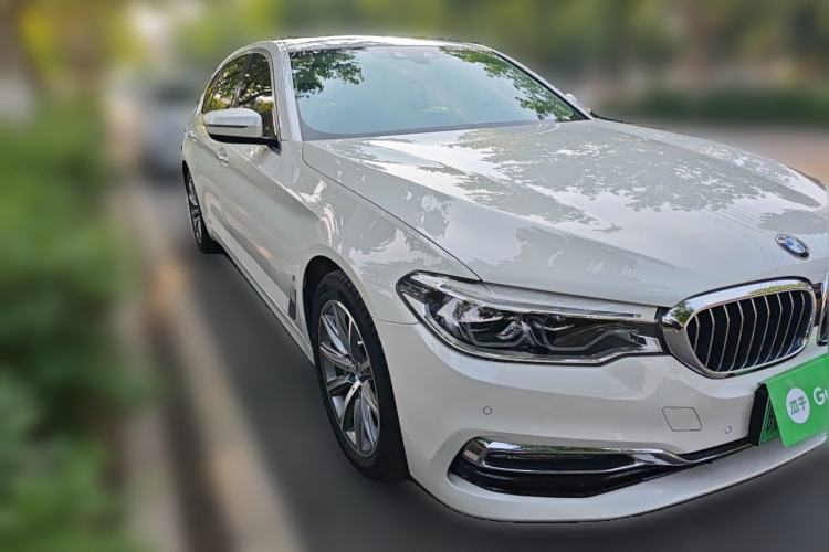 Used BMW 5 Series New Energy 2018 530Le Luxury Package Front Right 45 Deg