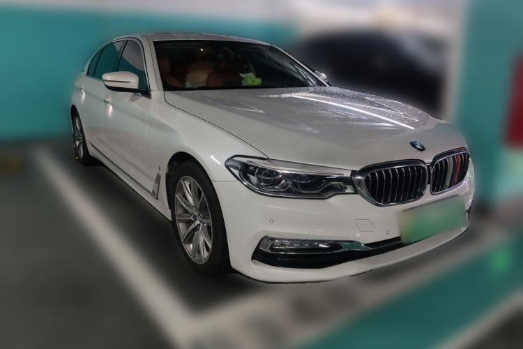 Used BMW 5 Series New Energy 2018 530Le Luxury Package Front Right 45 Deg