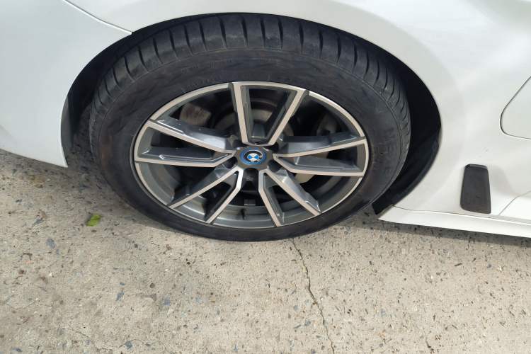 Used BMW 5 Series New Energy 2018 530Le Luxury Package Left Front Wheel Hub