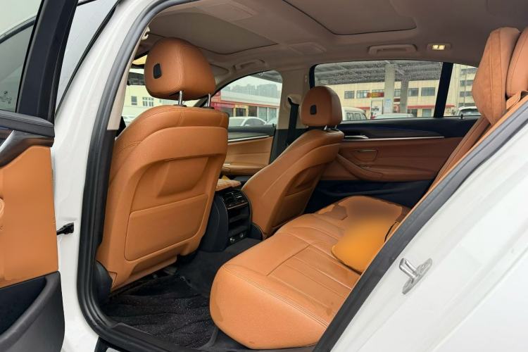 Used BMW 5 Series New Energy 2018 530Le Luxury Package Left Rear Seat