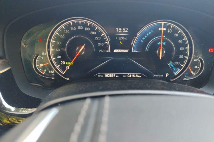 Used BMW 5 Series New Energy 2018 530Le Luxury Package Odometer Close Up
