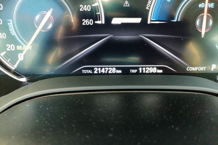 Used BMW 5 Series New Energy 2018 530Le Luxury Package Odometer Close Up