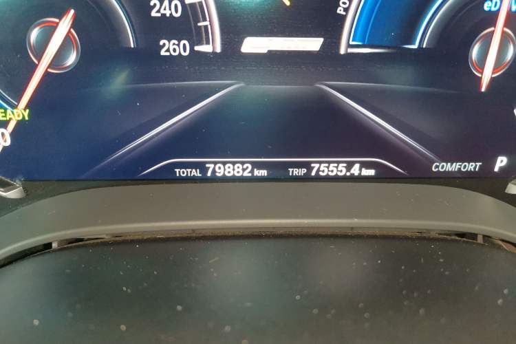 Used BMW 5 Series New Energy 2018 530Le Luxury Package Odometer Close Up