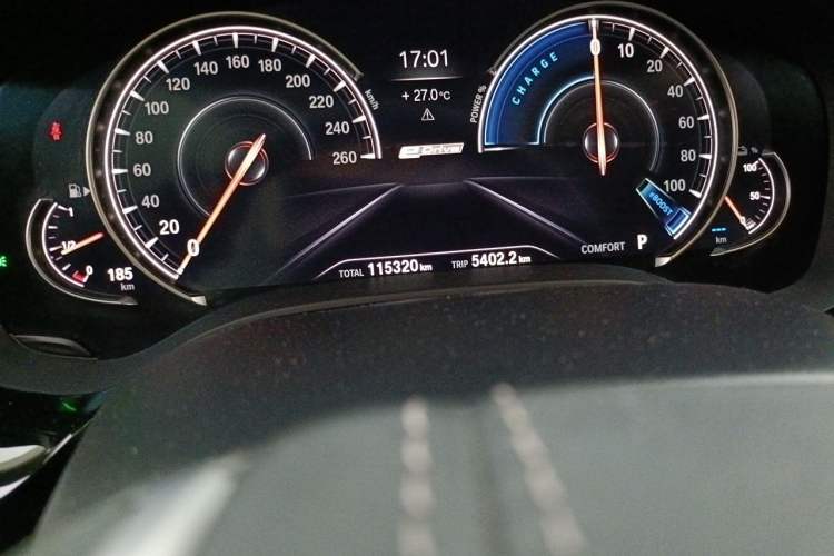 Used BMW 5 Series New Energy 2018 530Le Luxury Package Odometer Close Up