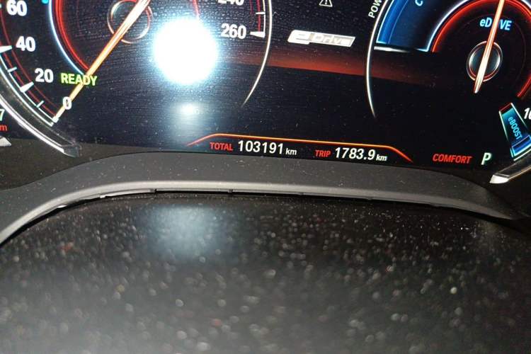 Used BMW 5 Series New Energy 2018 530Le Luxury Package Odometer Close Up