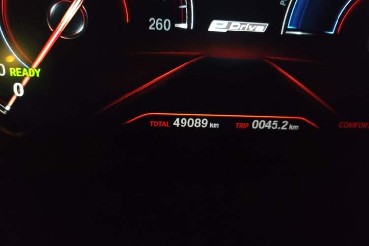 Used BMW 5 Series New Energy 2018 530Le Luxury Package Odometer Close Up