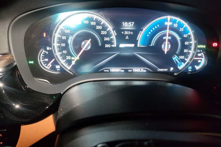 Used BMW 5 Series New Energy 2018 530Le Luxury Package Odometer Close Up
