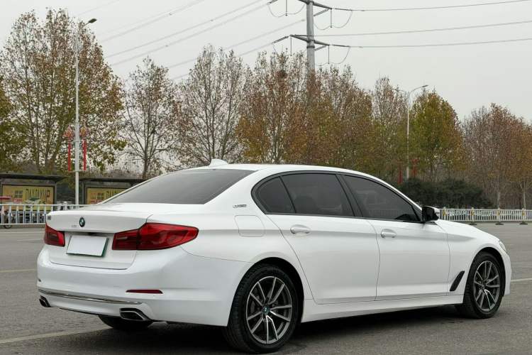 Used BMW 5 Series New Energy 2018 530Le Luxury Package Rear Right 45 Deg