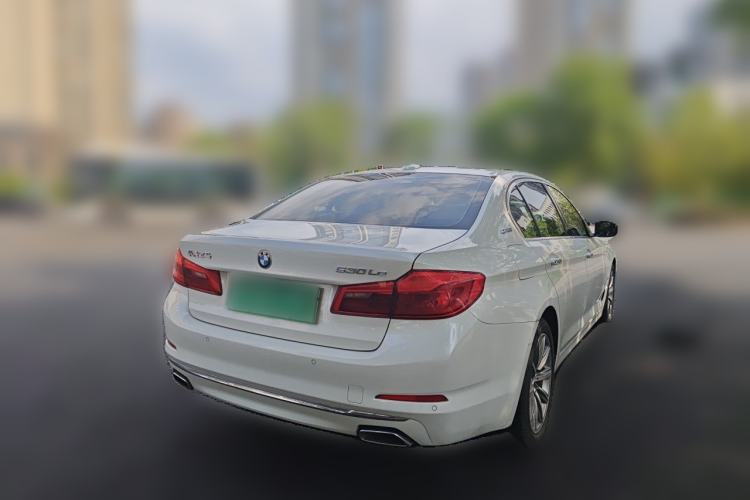 Used BMW 5 Series New Energy 2018 530Le Luxury Package Rear Right 45 Deg