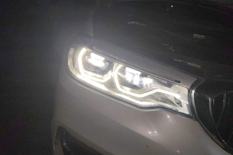 Used BMW 5 Series New Energy 2018 530Le Luxury Package Right Front Headlight