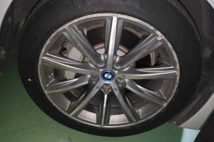 Used BMW 5 Series New Energy 2018 530Le Luxury Package Right Front Wheel Hub