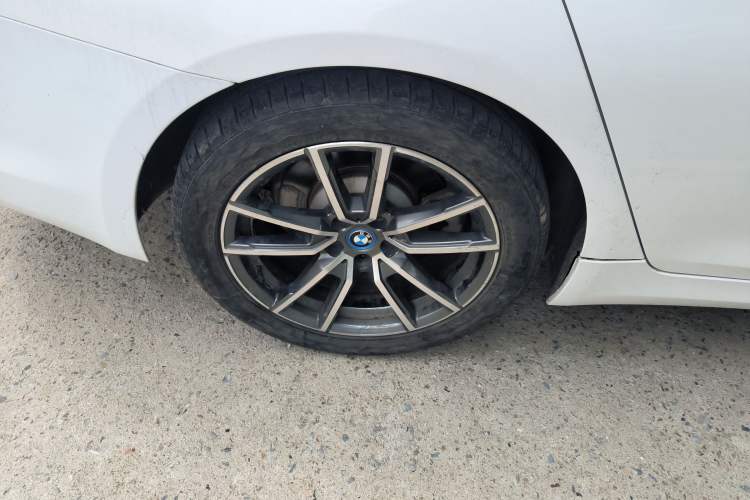 Used BMW 5 Series New Energy 2018 530Le Luxury Package Right Rear Wheel Hub