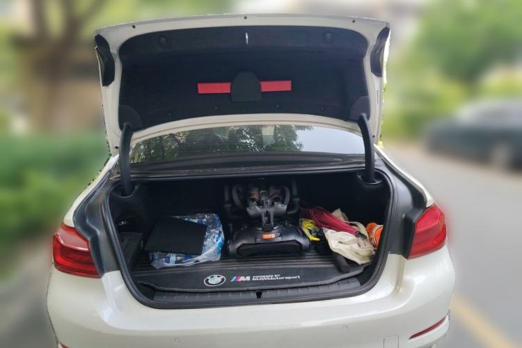 Used BMW 5 Series New Energy 2018 530Le Luxury Package Trunk