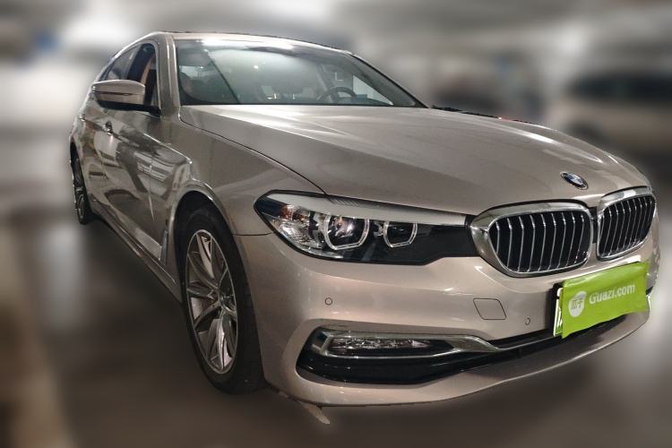 Used BMW 5 Series New Energy 2018 530Le Luxury Package Front Right 45 Deg