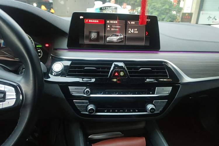 Used BMW 5 Series New Energy 2019 530Le Luxury Package Audio And AC Panel