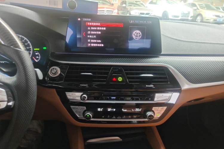 Used BMW 5 Series New Energy 2019 Updated Version 530Le Luxury Package Audio And AC Panel