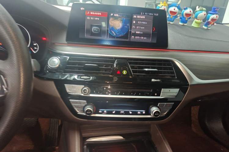Used BMW 5 Series New Energy 2019 530Le Luxury Package Audio And AC Panel