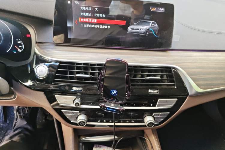 Used BMW 5 Series New Energy 2019 530Le Luxury Package Audio And AC Panel