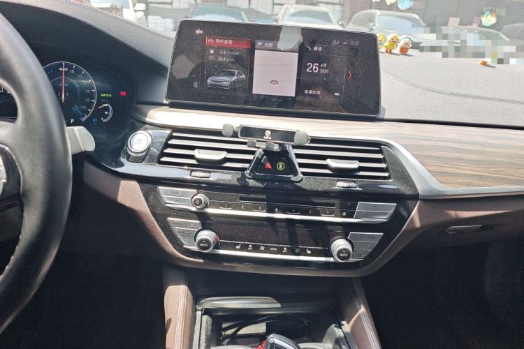 Used BMW 5 Series New Energy 2019 530Le Luxury Package Audio And AC Panel