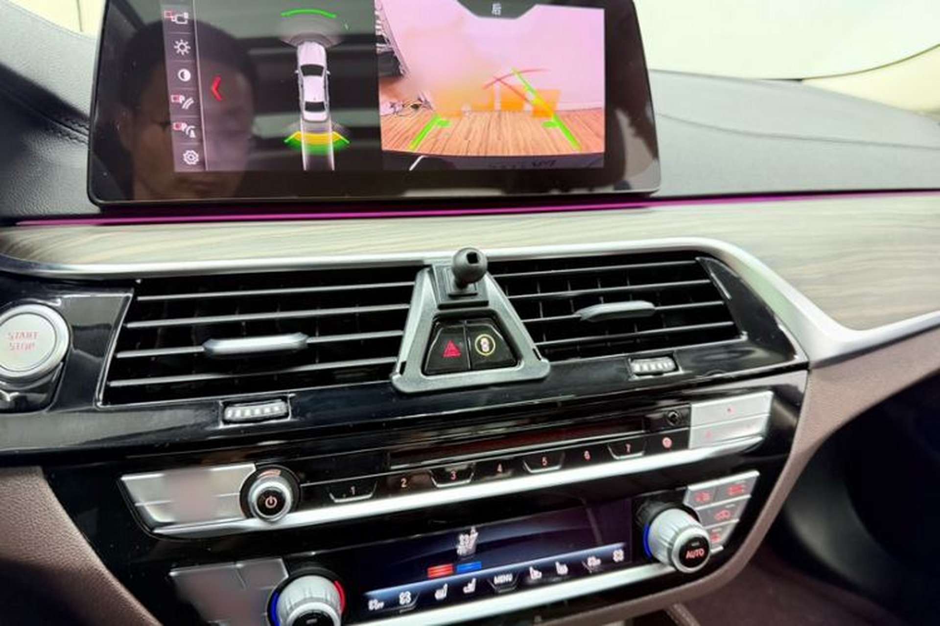 Used BMW 5 Series New Energy 2019 530Le Luxury Package Audio And AC Panel
